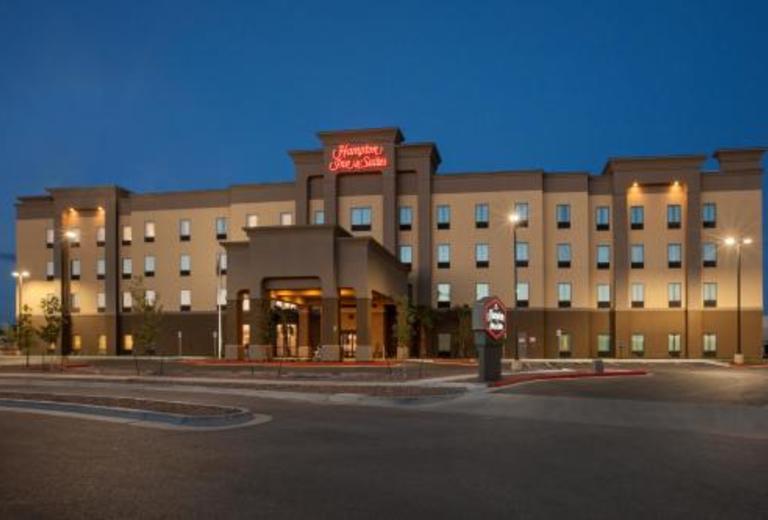 Hampton Inn & Suites